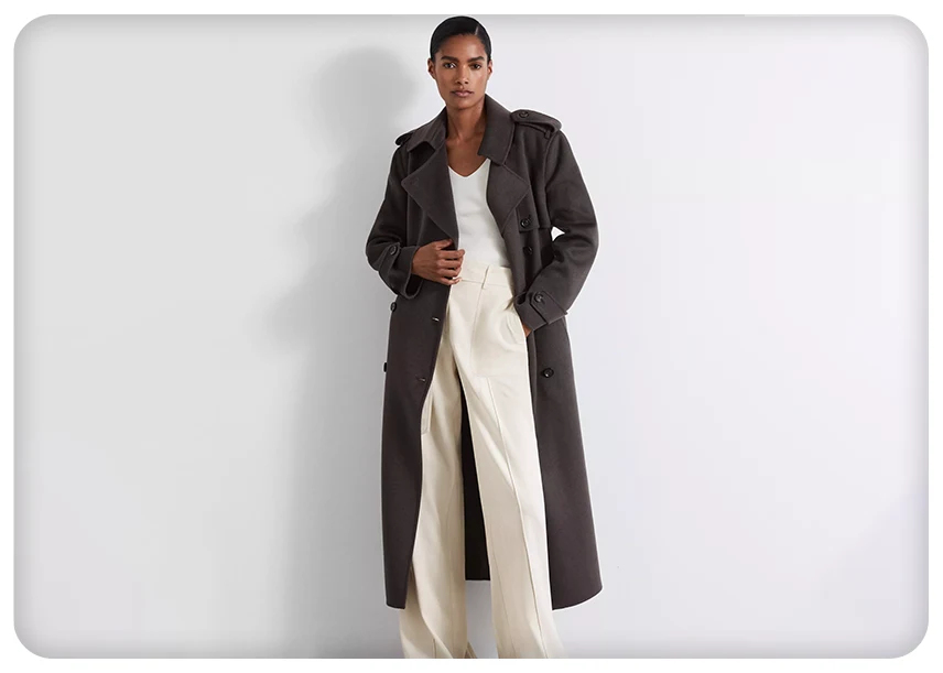 مانتو قهوه ای و رنگ سفید